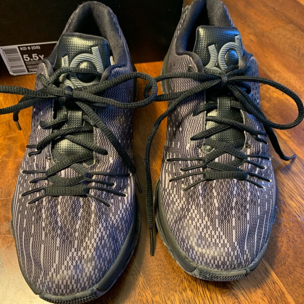 Nike Kevin Durant “KF 8” youth basketball sneakers